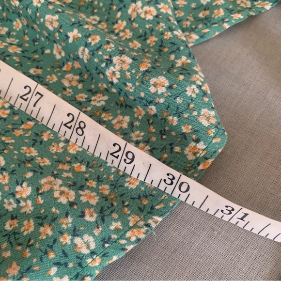 American Eagle Green Ditsy Floral short Sleeve Romper SP - Picture 9 of 10